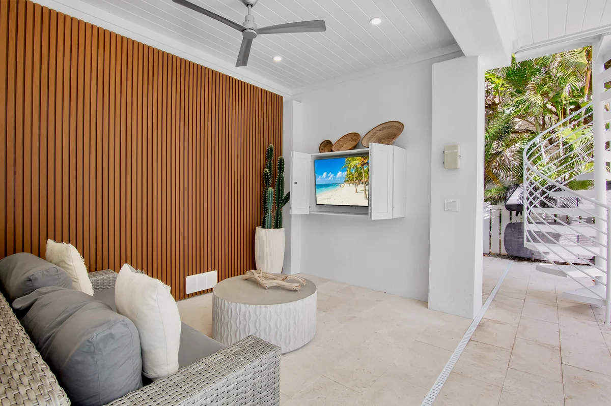 Coconut Palm Paradise #162