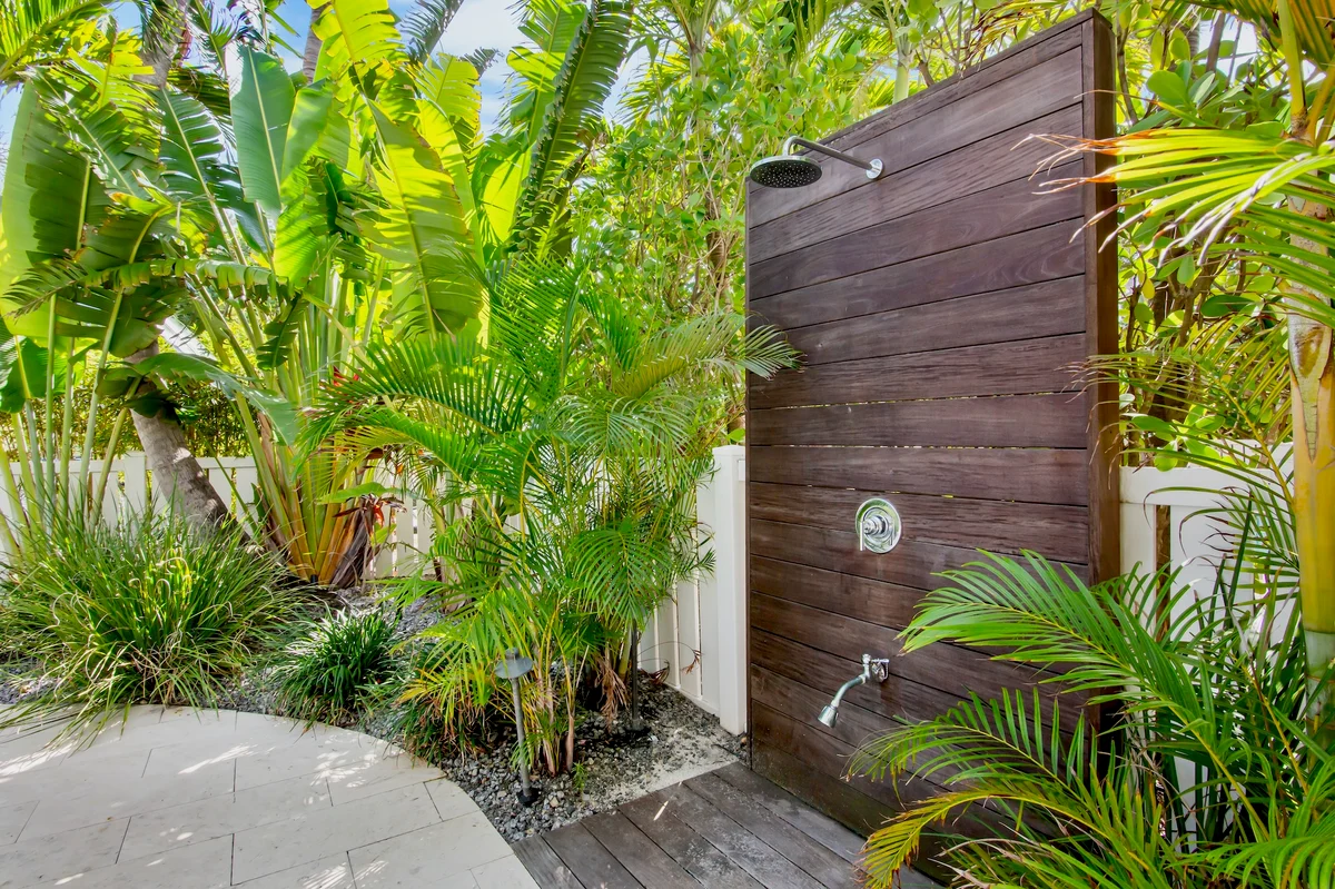 Coconut Palm Paradise #160