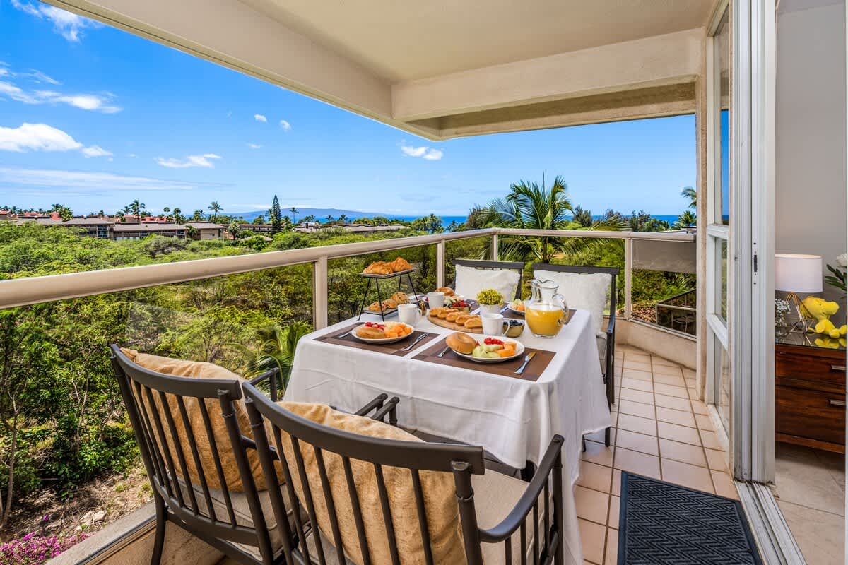Oceanview Retreat, Walk to Beach & Restaurants property photo 4