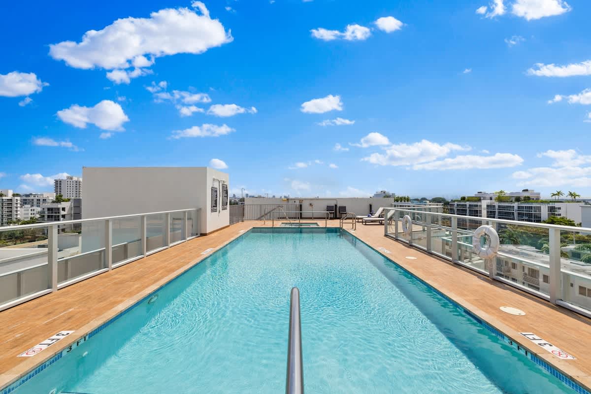 Condo in Bay Harbor Islands property photo 4