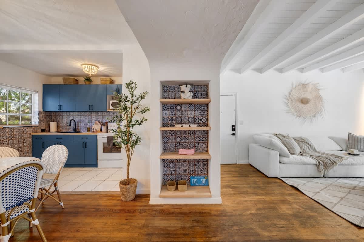 Condo in Miami Beach property photo 4