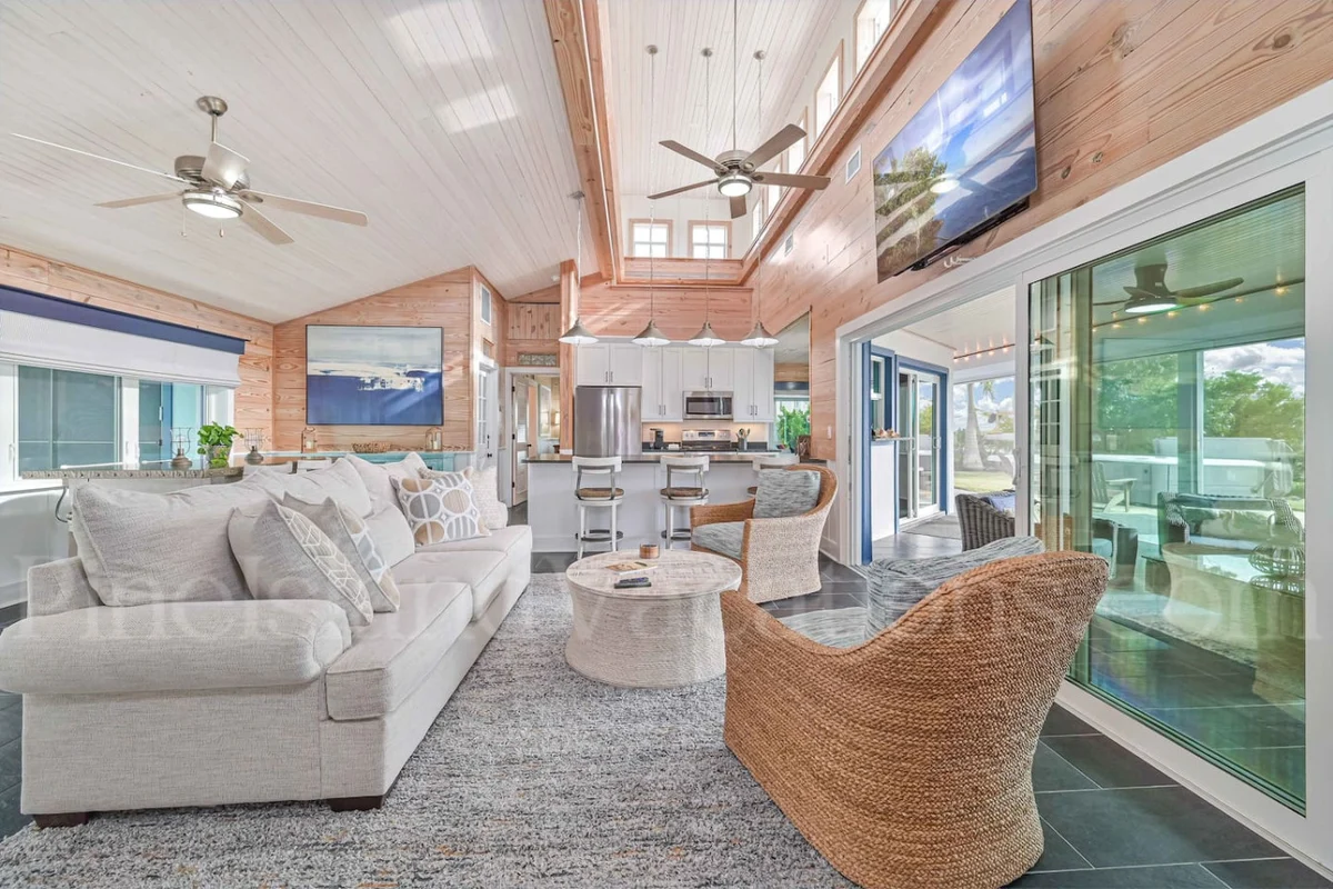 Channel Pointe, Waterfront Luxury Escape property photo 3