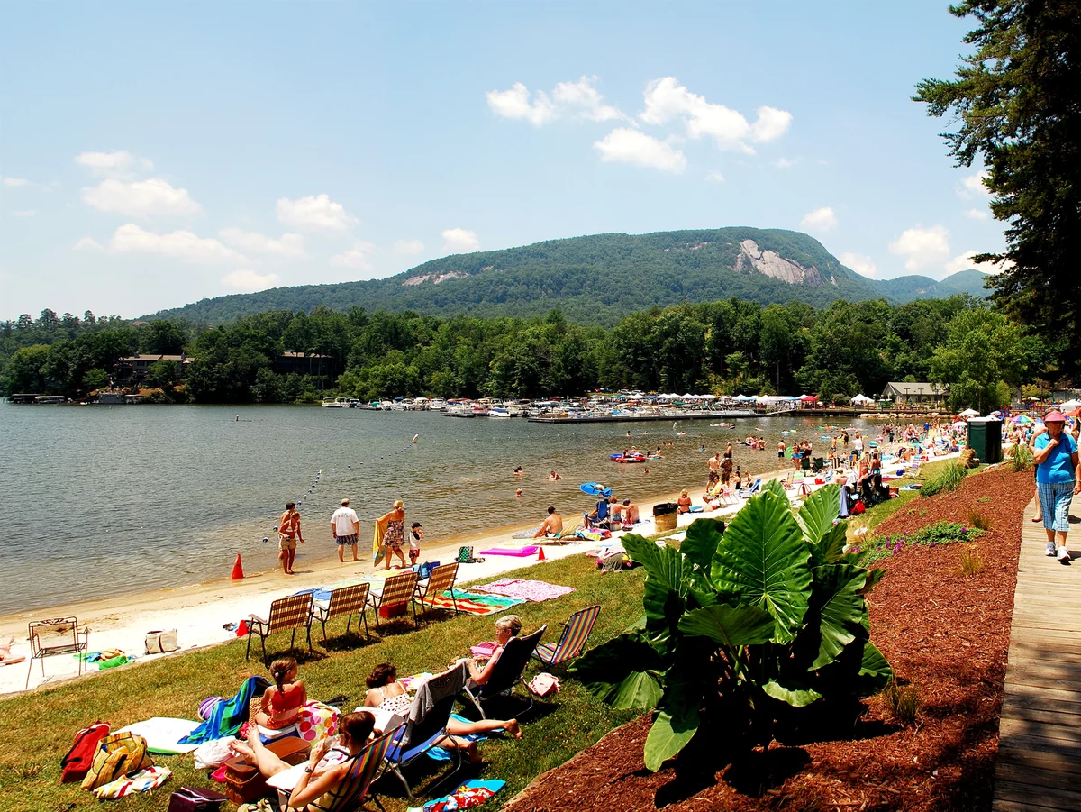 Home in Lake Lure property photo 3