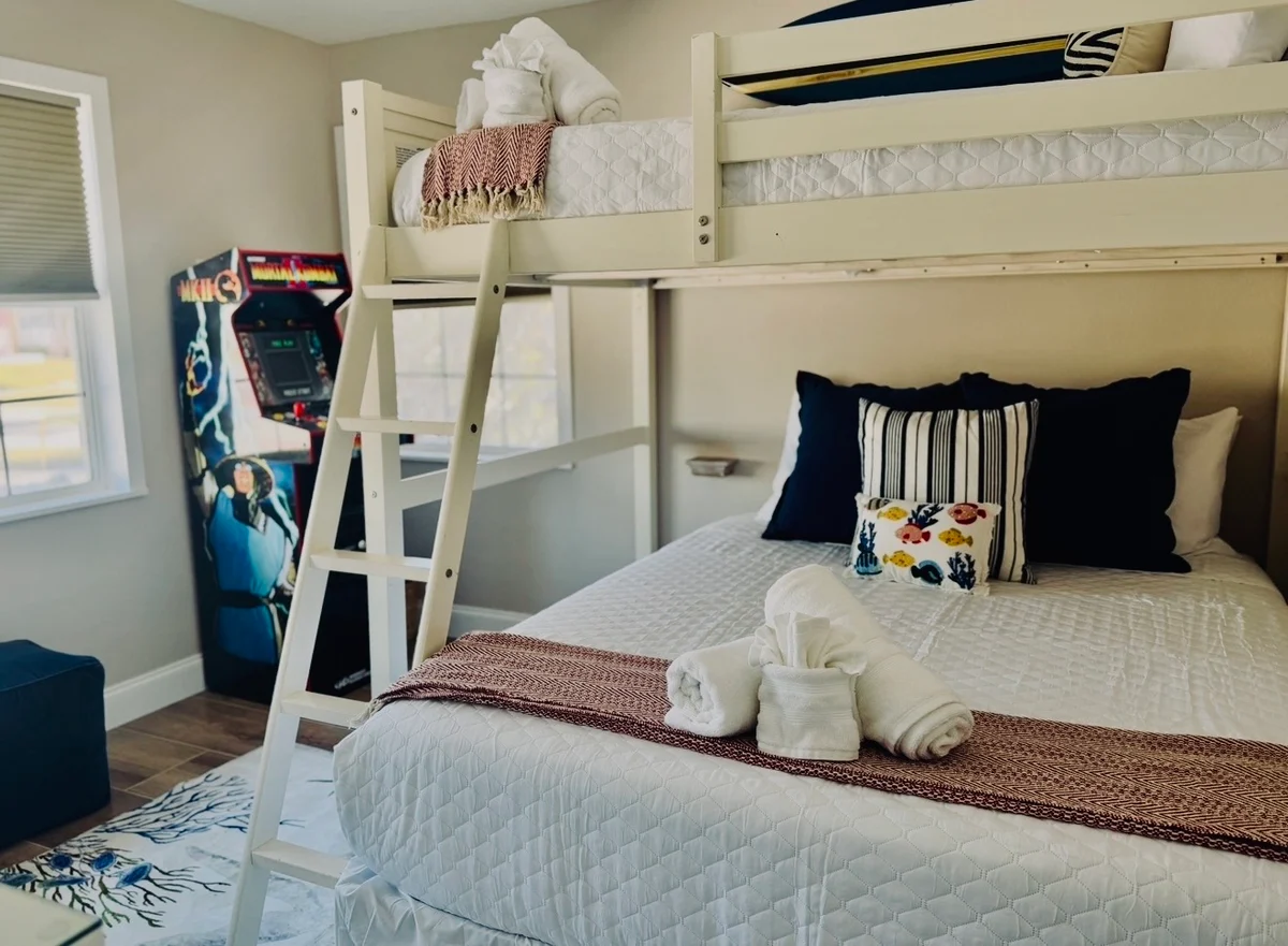 CB Captain's Quarters #24