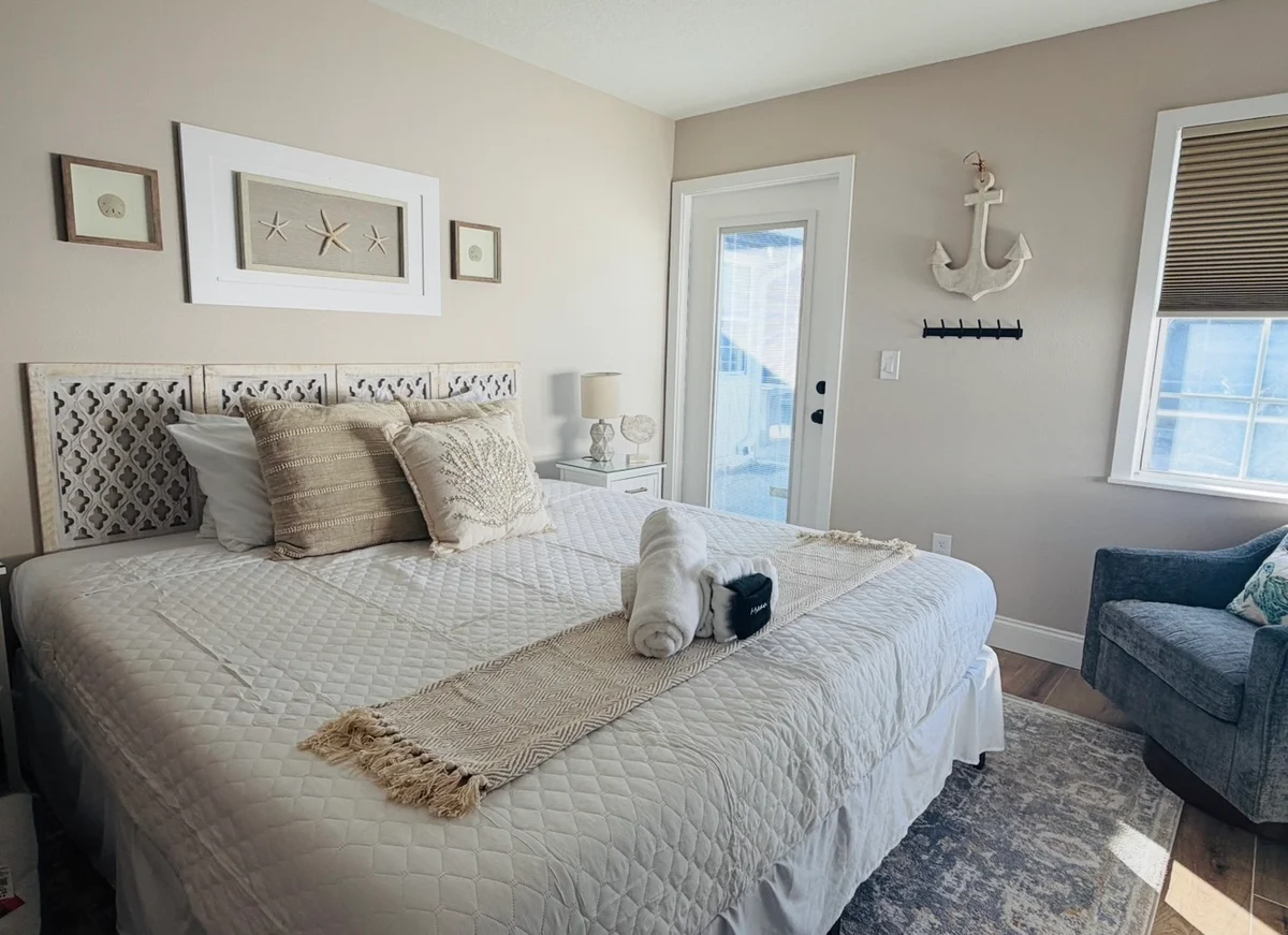 CB Captain's Quarters #21