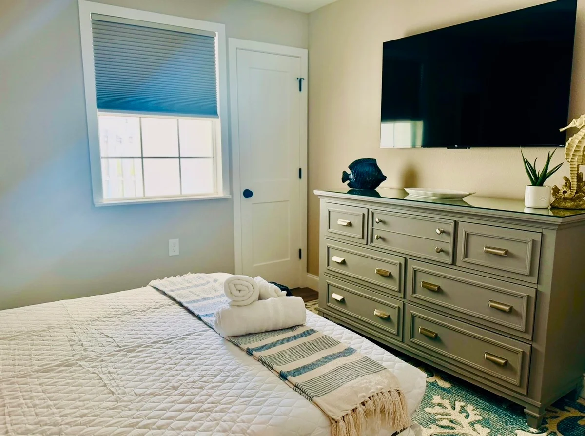 CB Captain's Quarters #33
