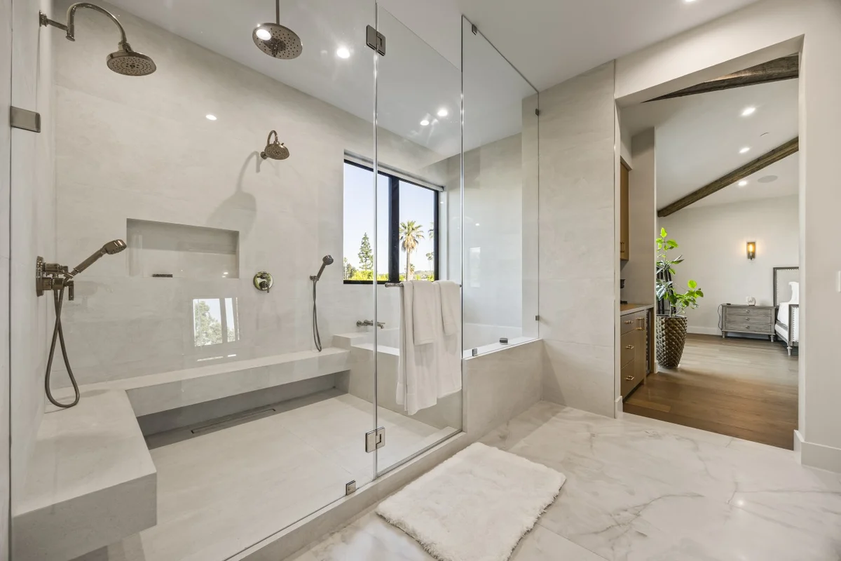 Home in Los Angeles property photo 48