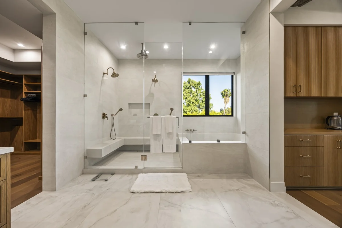 Home in Los Angeles property photo 39