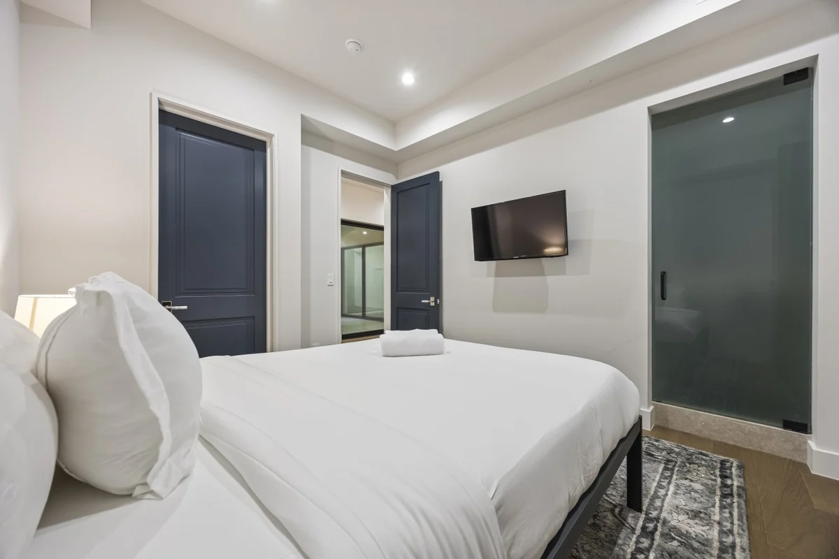 Home in Los Angeles property photo 7