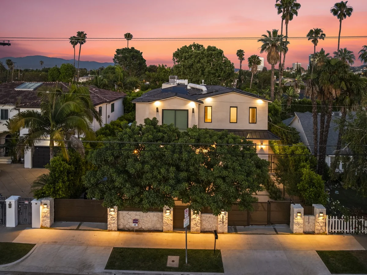 Home in Los Angeles property photo 24