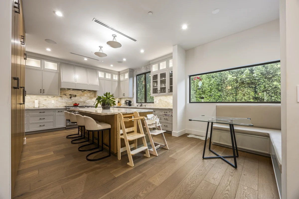 Home in Los Angeles property photo 41