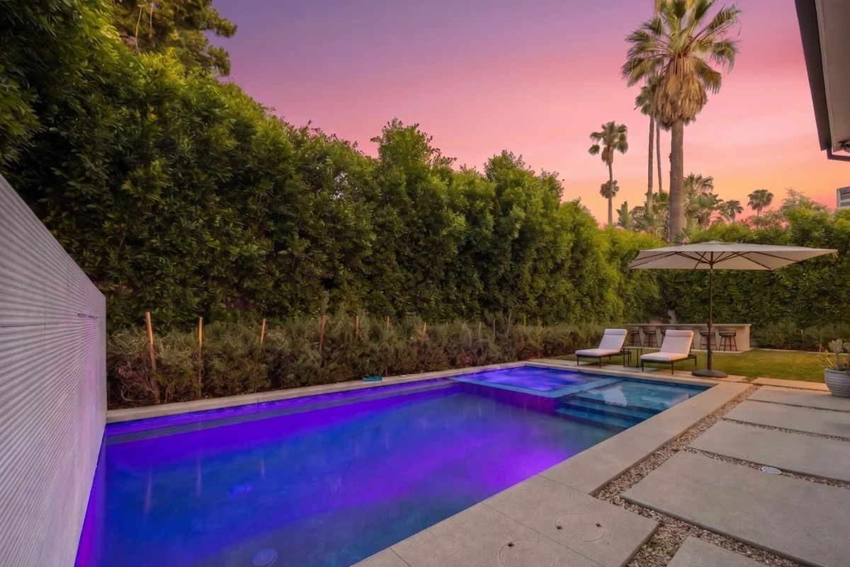 Home in Los Angeles property photo 50