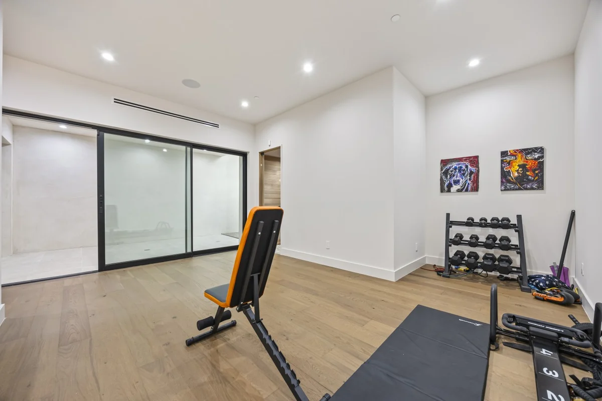 Home in Los Angeles property photo 10