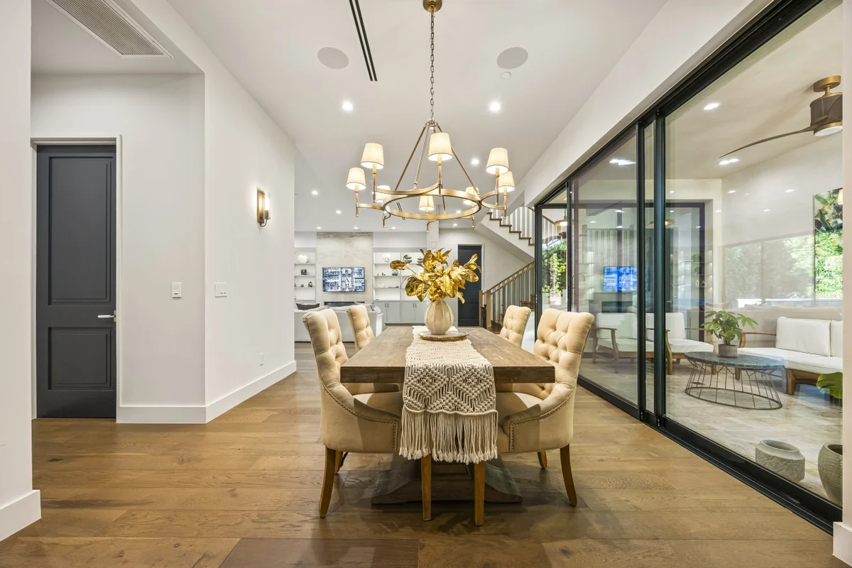 Home in Los Angeles property photo 5