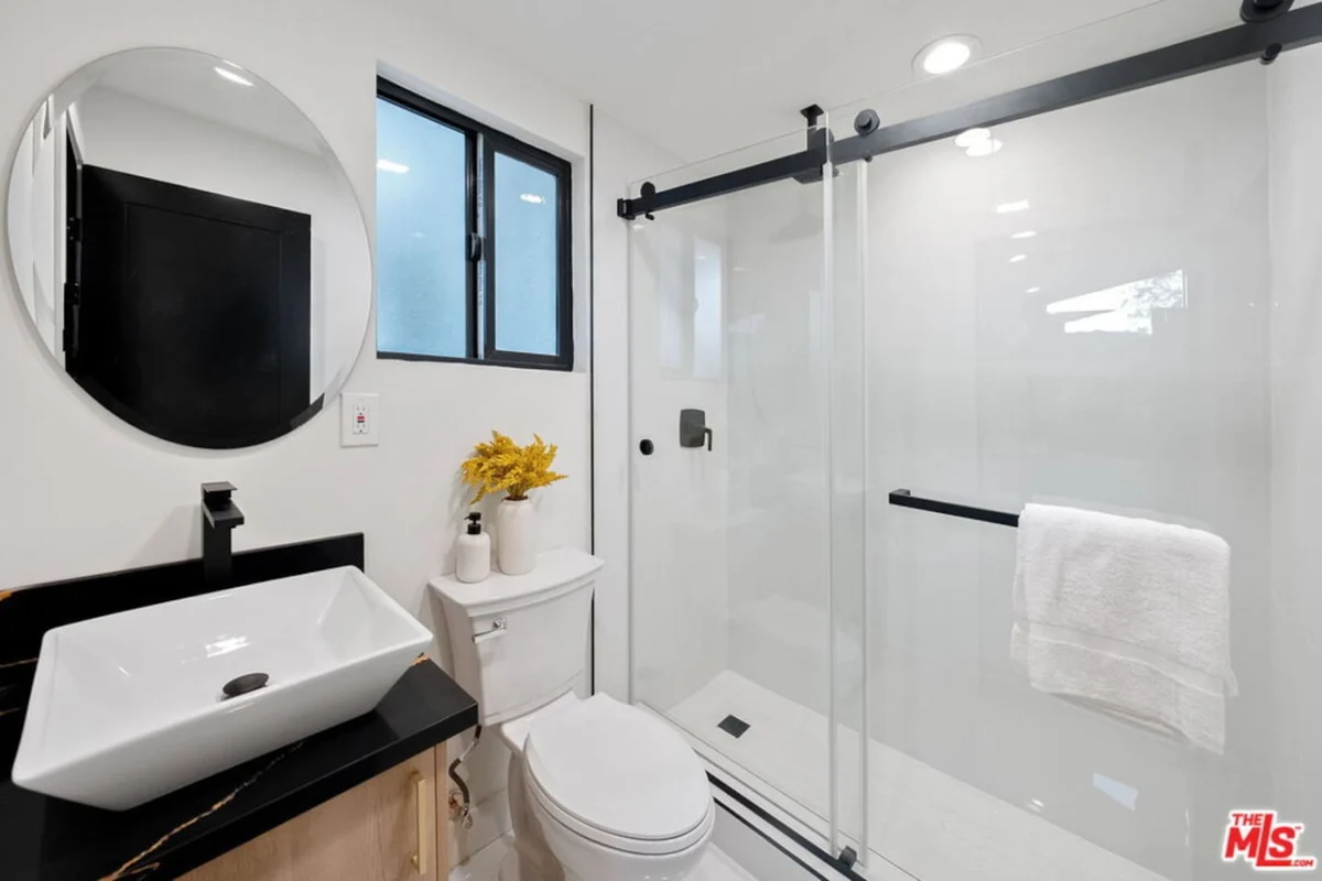 Home in Los Angeles County property photo 3