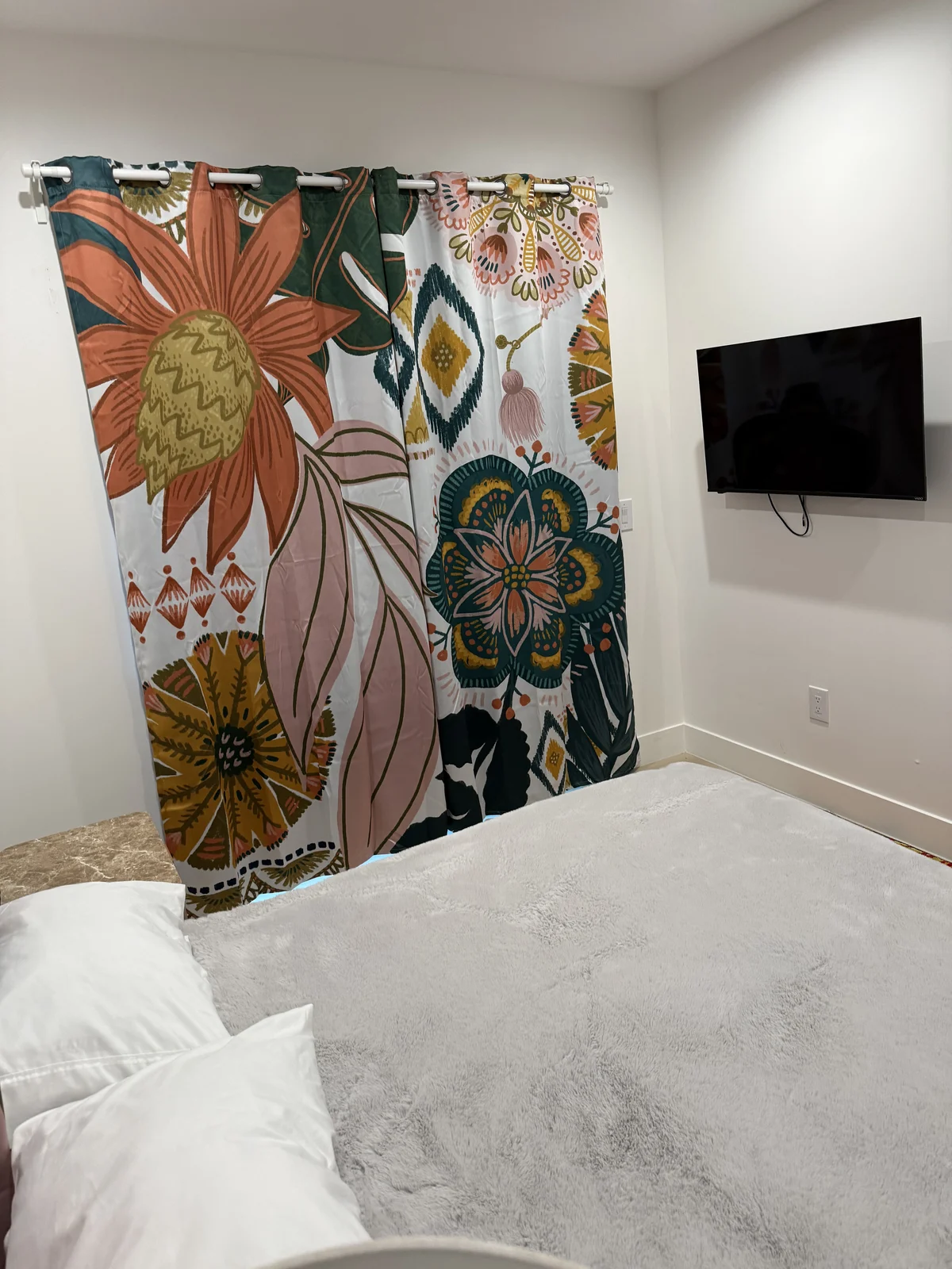 Flamingo Flat NoHo, Centrally located property photo 5