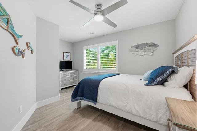 BEDROOM image 1