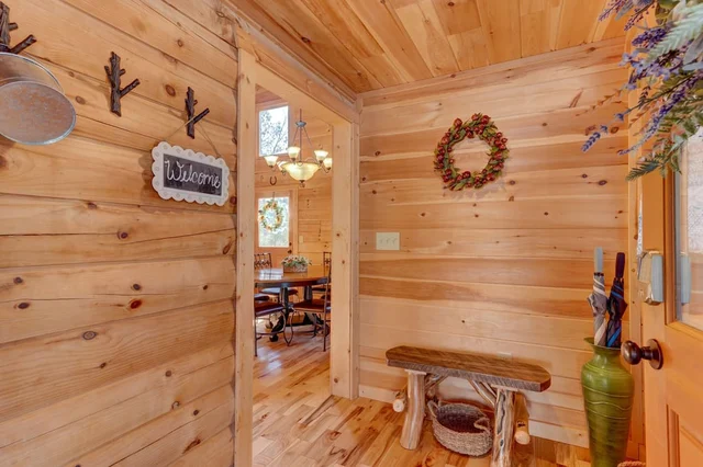 Rustic Cabin | Fire-Pit | Indoor Heated Pool | Hot Tub | Gym #31