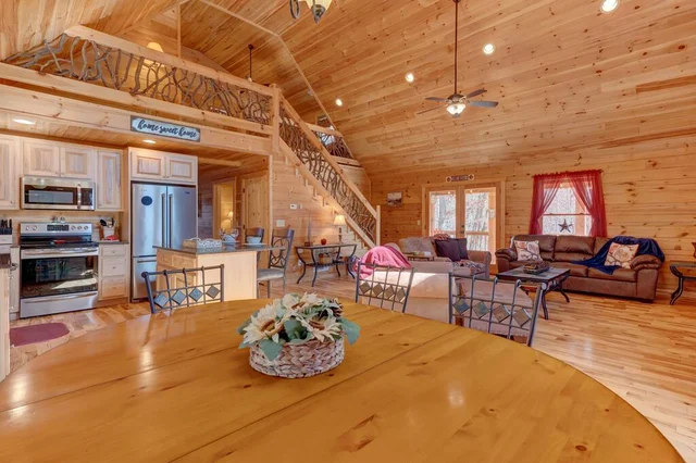 Rustic Cabin | Fire-Pit | Indoor Heated Pool | Hot Tub | Gym #34