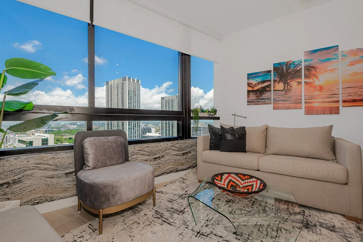 Home in Miami property photo 2