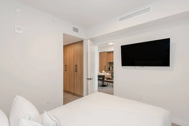 Bedroom 2 image 1
