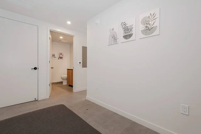 Bedroom 1 image 1