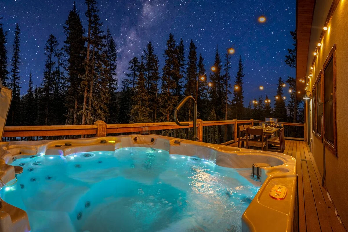 NEW! SpeakEasy, Sauna+Hot Tub, Games:Kids & Adults - Holiday Home #4