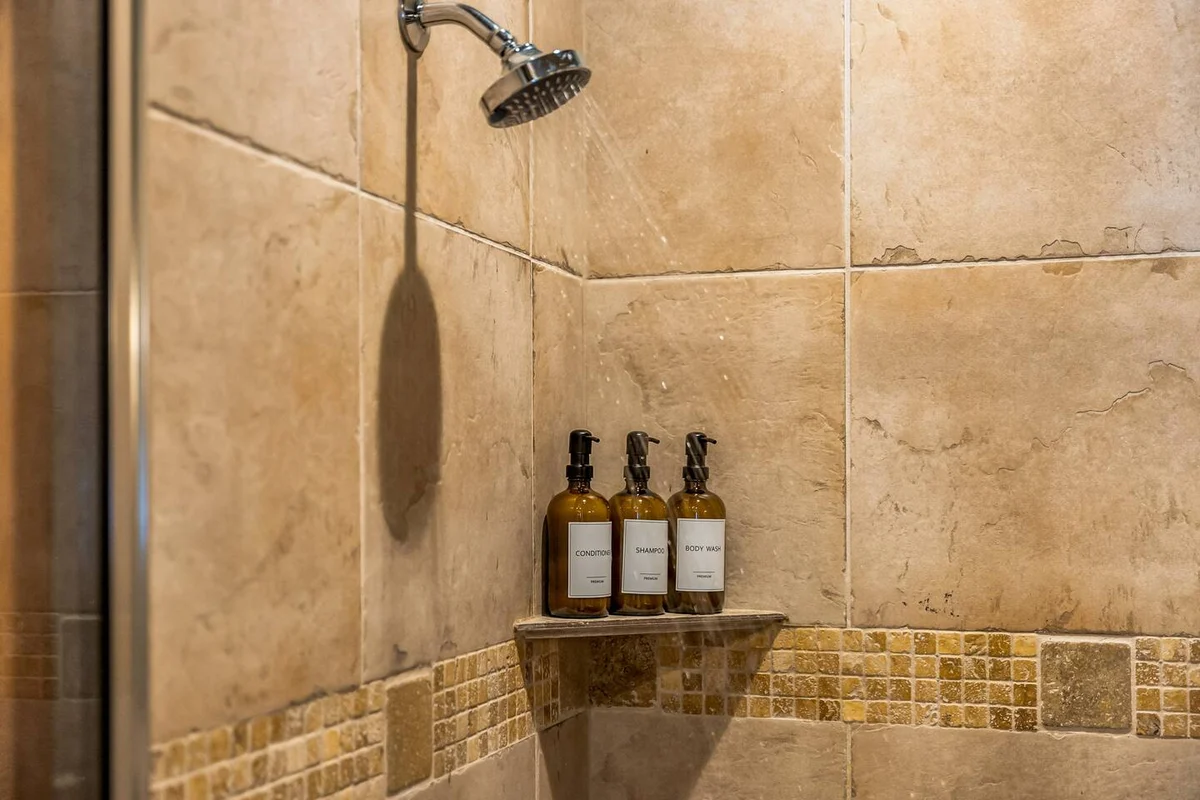 NEW! SpeakEasy, Sauna+Hot Tub, Games:Kids & Adults - Holiday Home #88