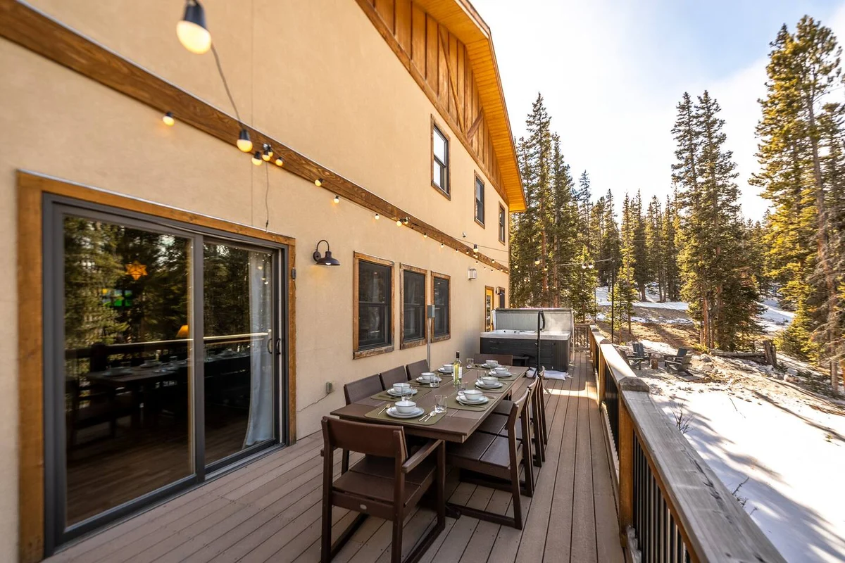 NEW! SpeakEasy, Sauna+Hot Tub, Games:Kids & Adults - Holiday Home #134