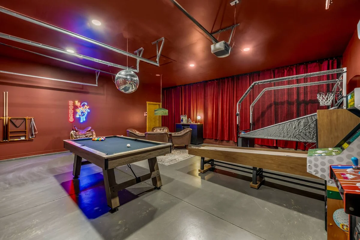 NEW! SpeakEasy, Sauna+Hot Tub, Games:Kids & Adults - Holiday Home #158