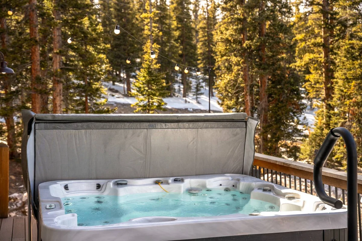 NEW! SpeakEasy, Sauna+Hot Tub, Games:Kids & Adults - Holiday Home #143