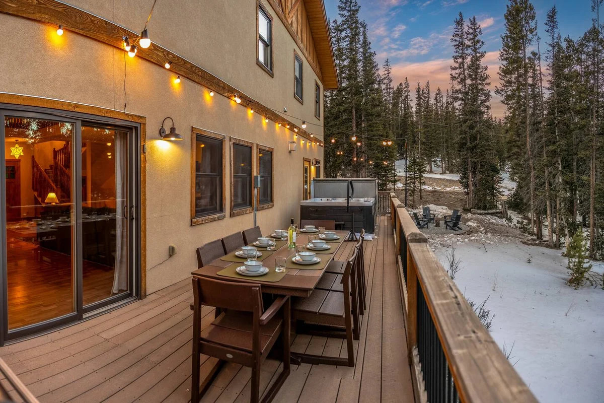 NEW! SpeakEasy, Sauna+Hot Tub, Games:Kids & Adults - Holiday Home #155
