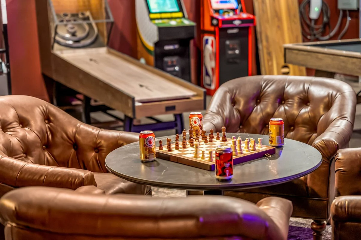 NEW! SpeakEasy, Sauna+Hot Tub, Games:Kids & Adults - Holiday Home #179