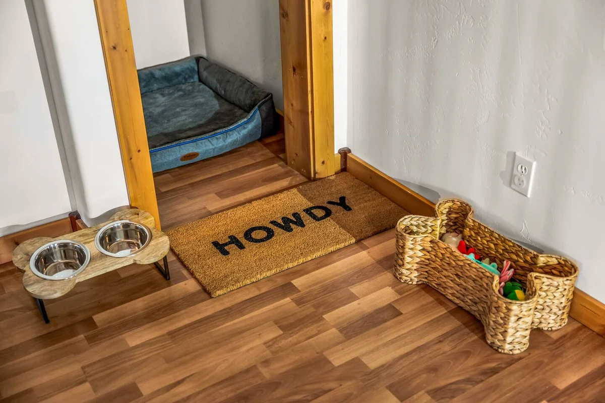 NEW! SpeakEasy, Sauna+Hot Tub, Games:Kids & Adults - Holiday Home #210