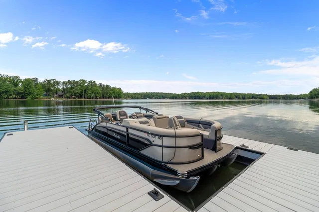 Lakefront Escape w/ Dock, Hot Tub & Game Room #87