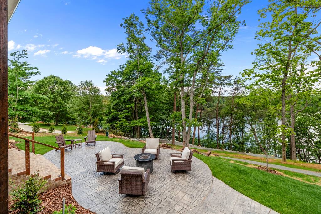 Lakefront Escape w/ Dock, Hot Tub & Game Room property photo 3