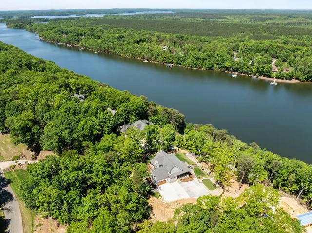 Lakefront Escape w/ Dock, Hot Tub & Game Room #93
