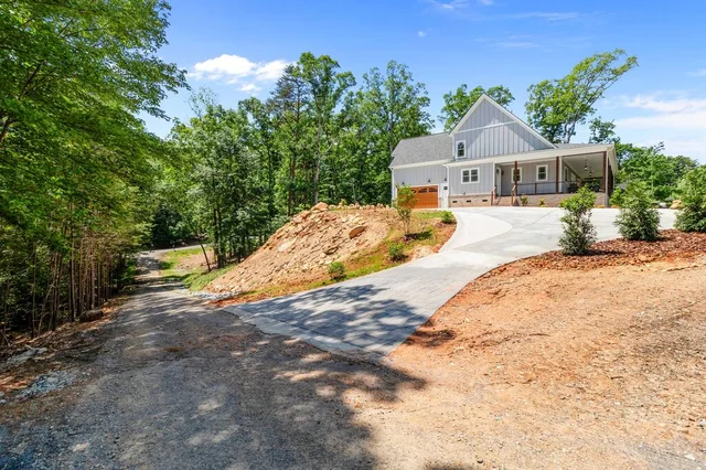 Lakefront Escape w/ Dock, Hot Tub & Game Room #107
