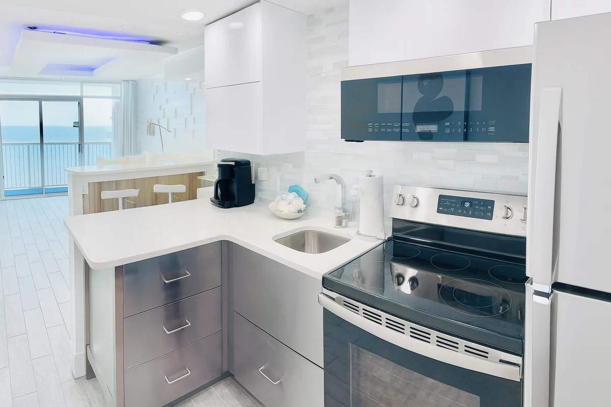 Modern Oceanfront Retreat | Wakeup to the View #9