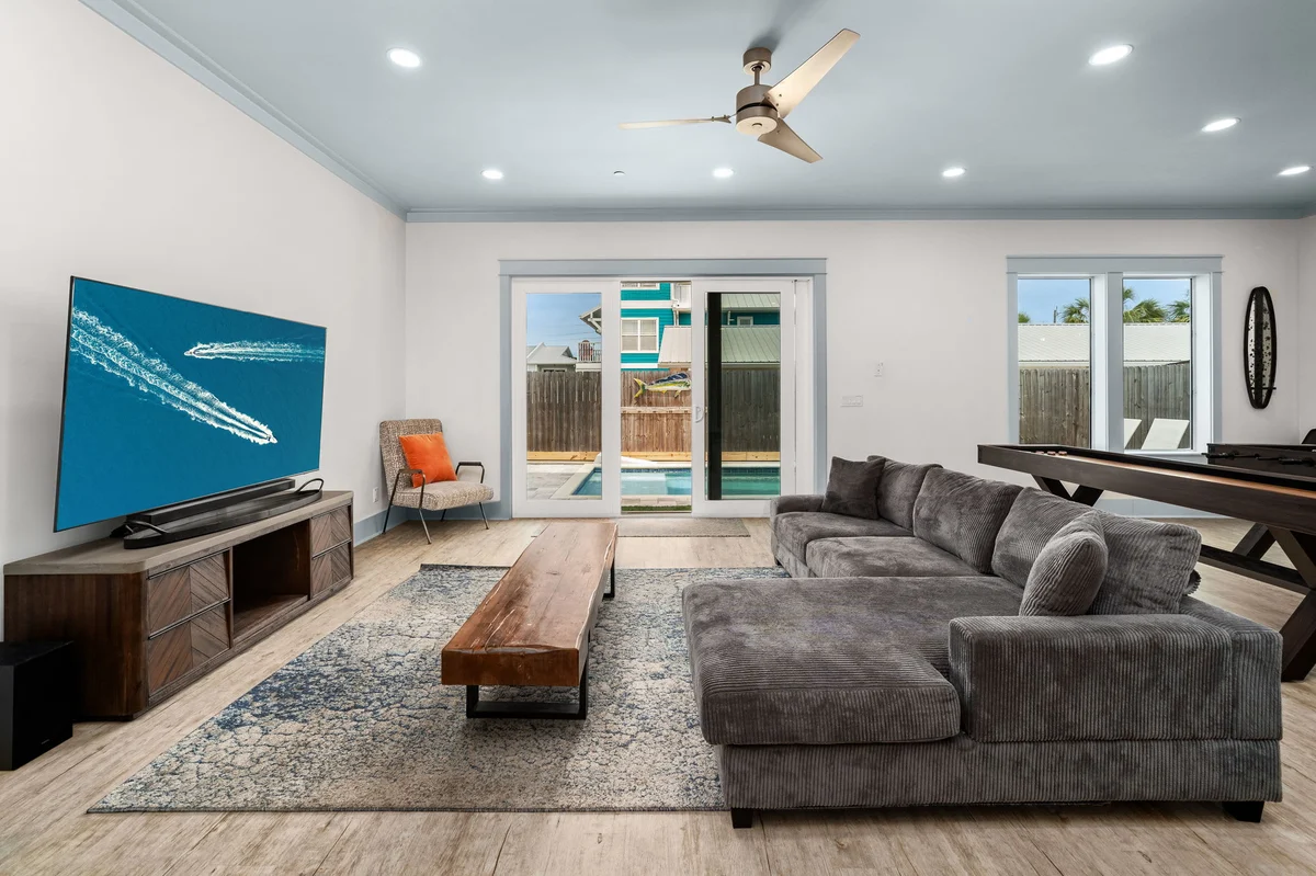 Surf House #95