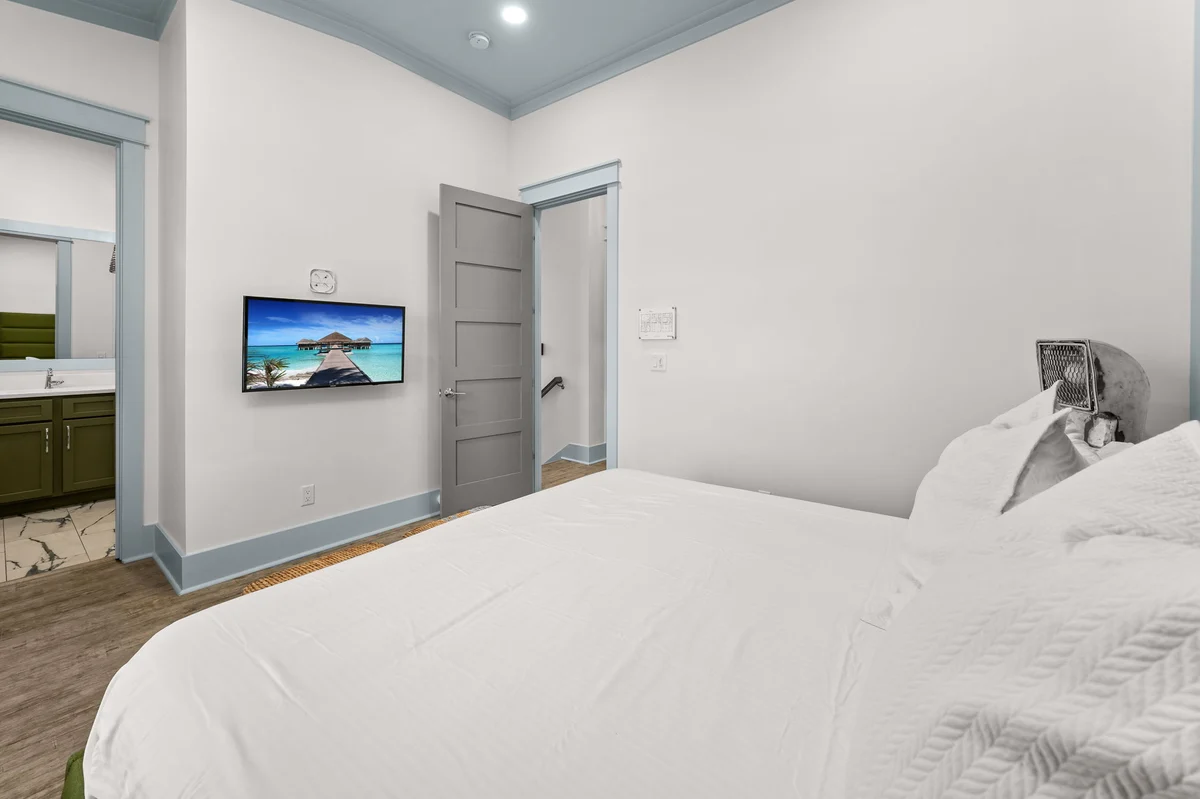 Surf House #84