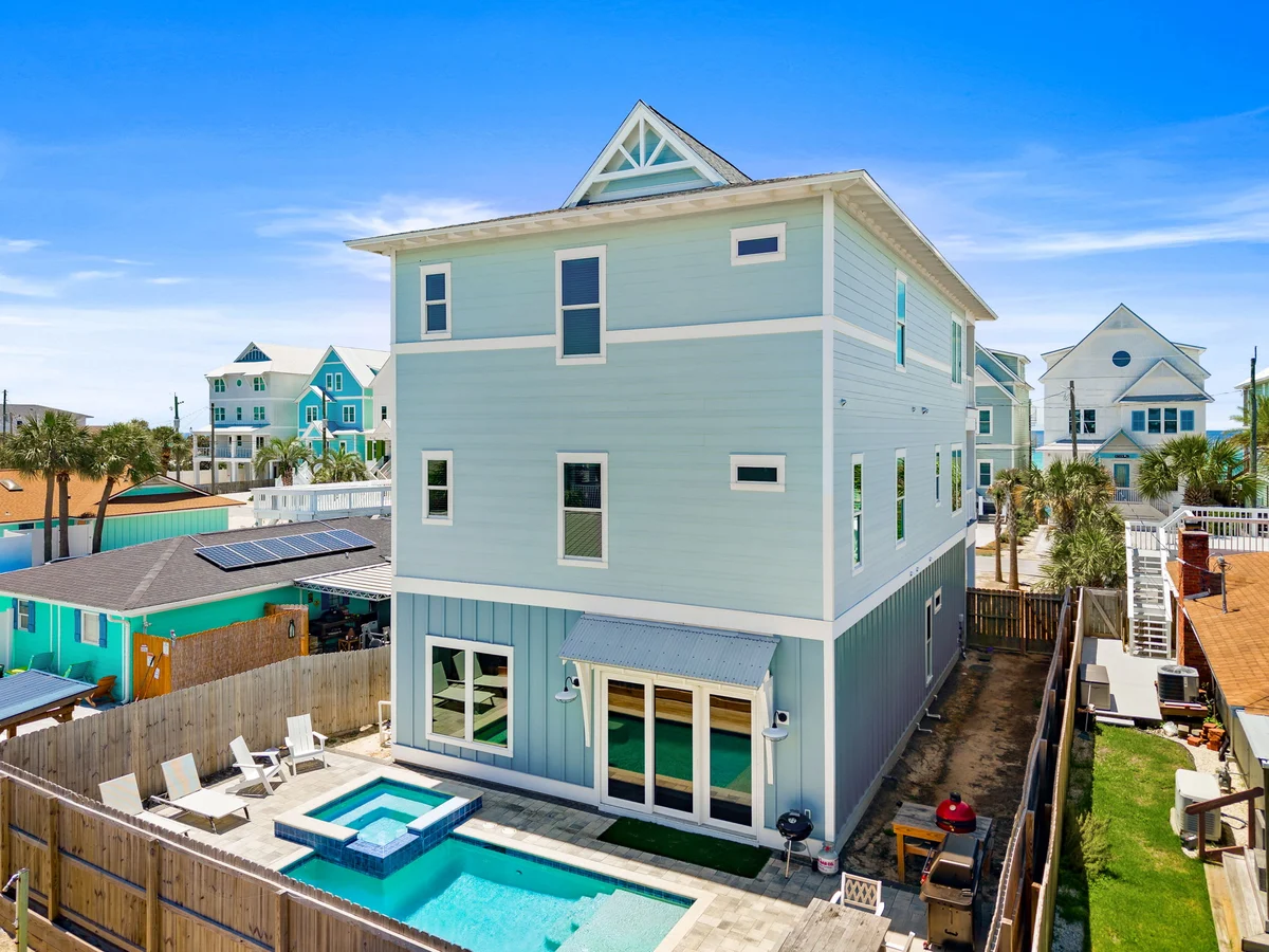 Surf House #122