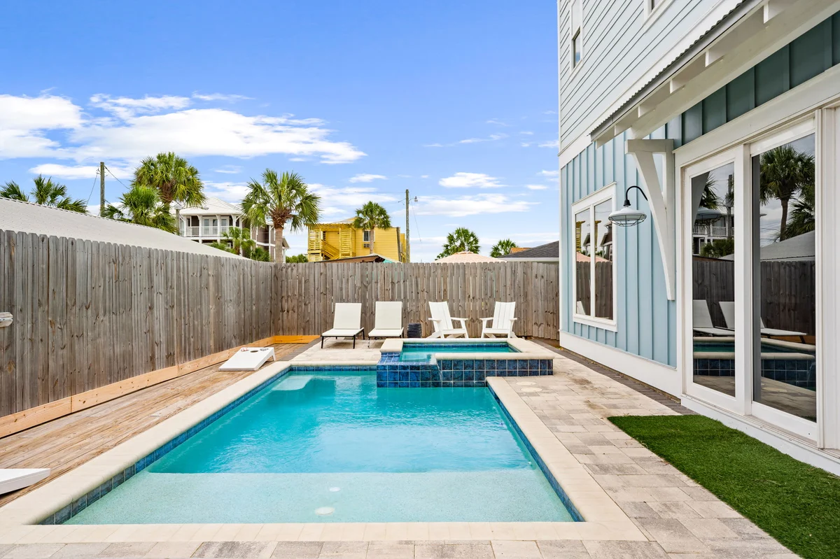 Surf House #109