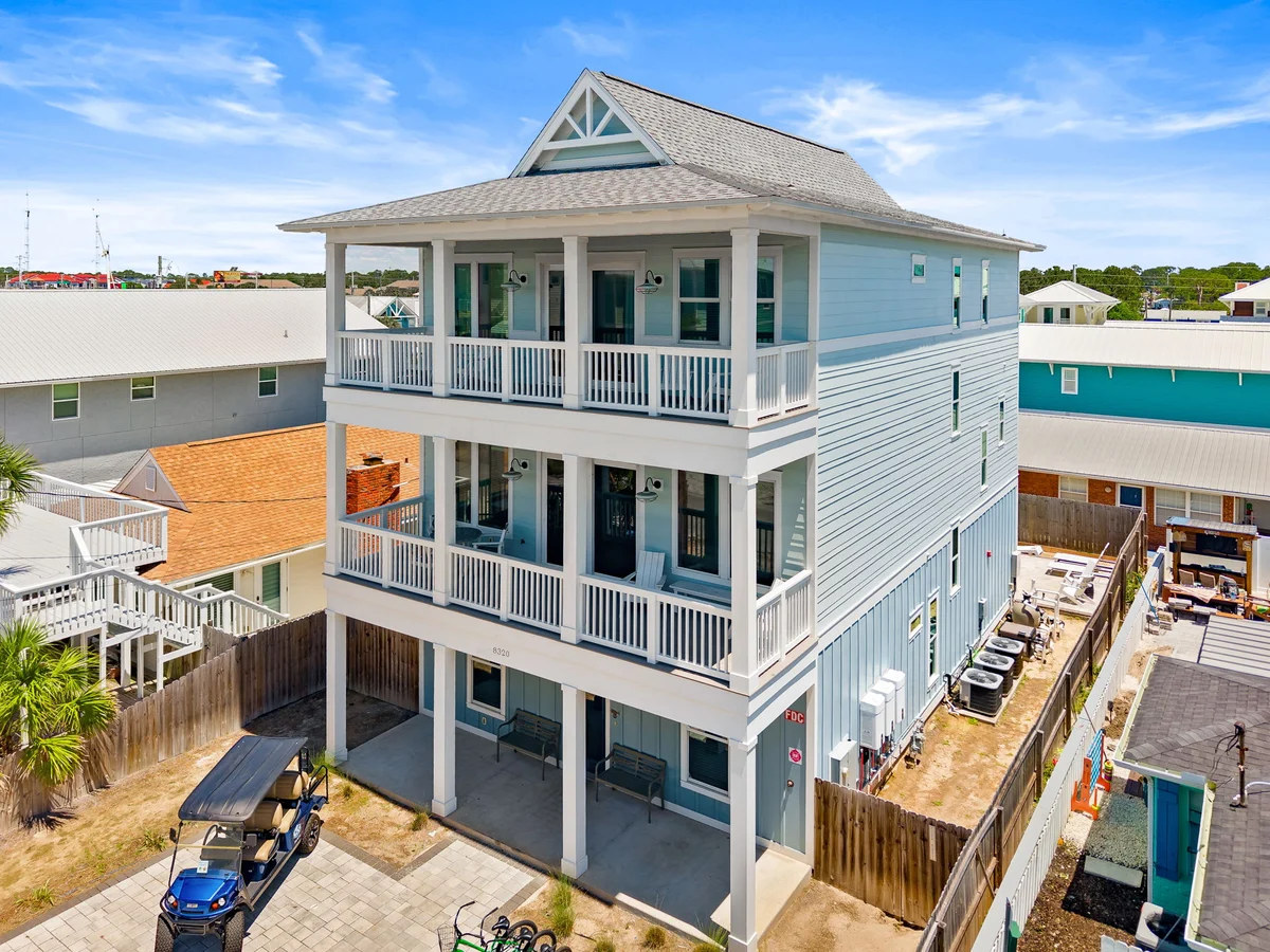 Surf House #105