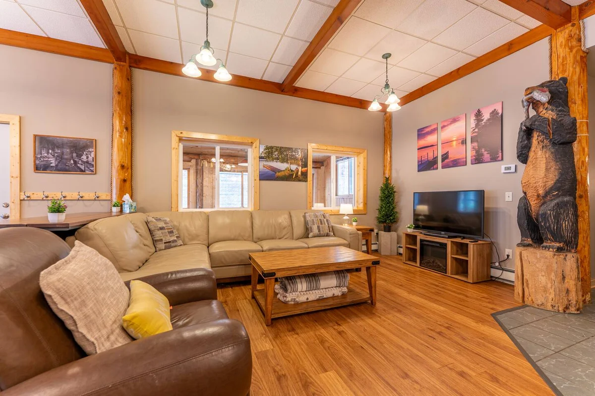 Townhome in Ely property photo 3