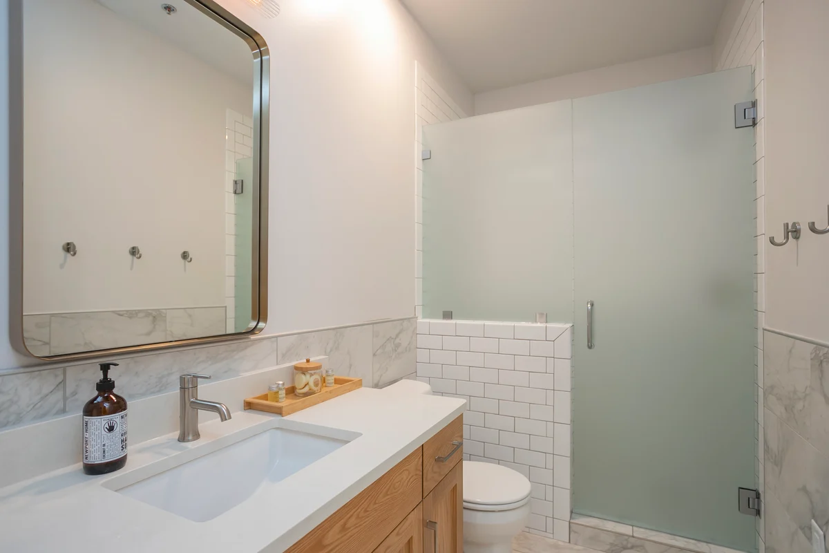 Bathroom 2 image 1