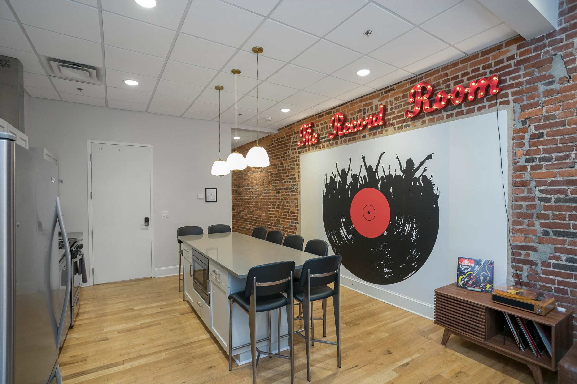 The Record Room - 2 Blocks to Broadway #34