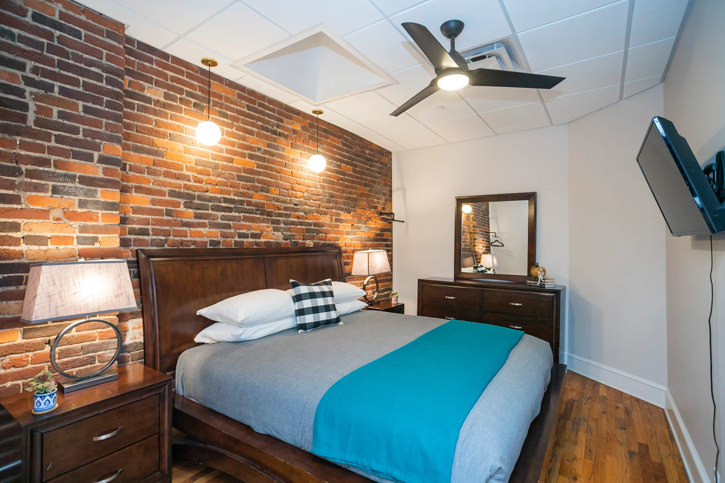 The Library - Music City - Downtown Penthouse #54