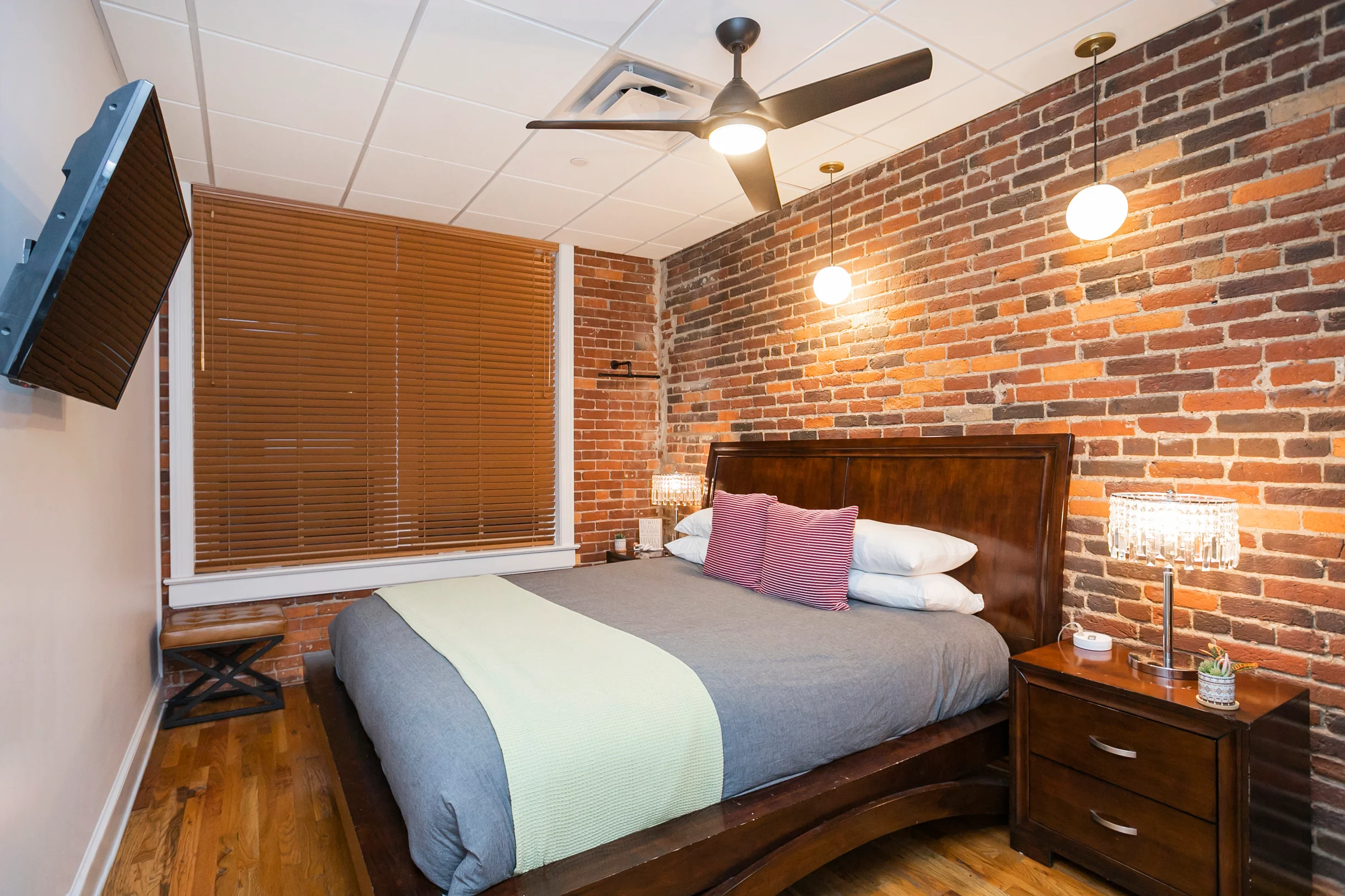 The Library - Music City - Downtown Penthouse #7