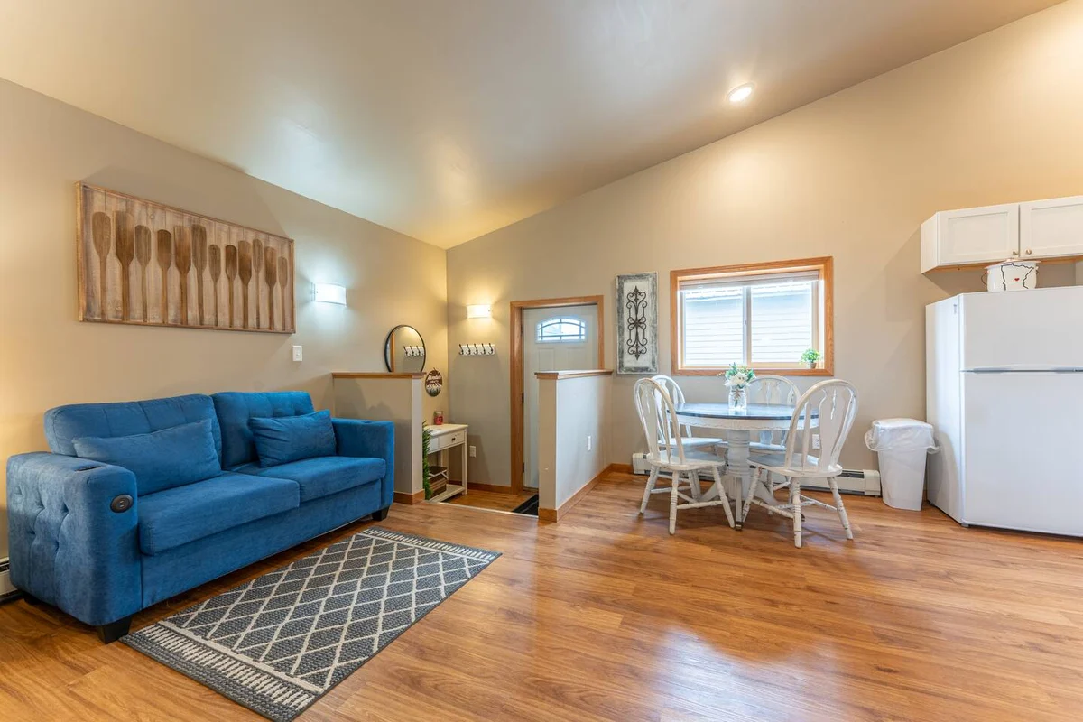 Townhome in Ely property photo 2